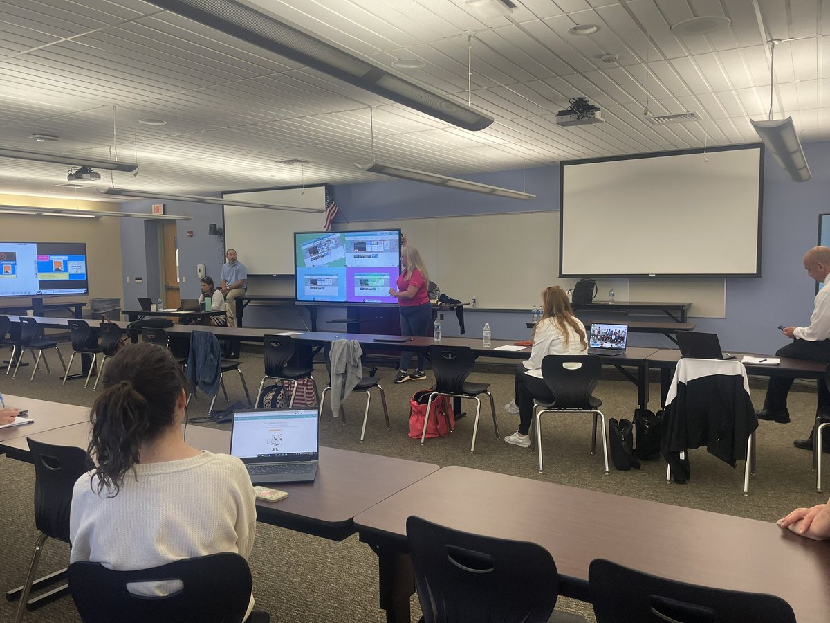 𝕃𝕚𝕟𝕕𝕤𝕒𝕪 𝕊𝕞𝕚𝕥𝕙 tweet media