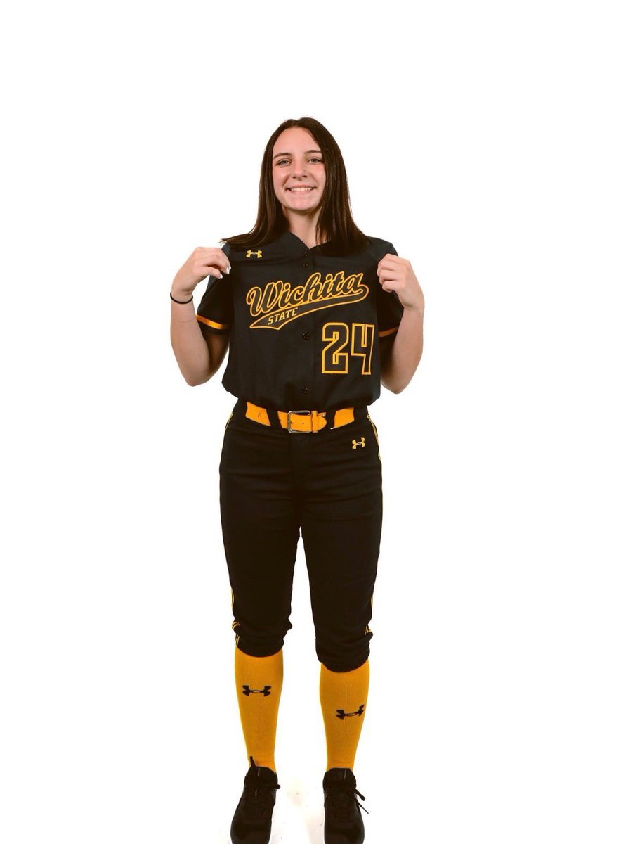 johnsonsophie23's tweet photo. I’m so excited to announce my commitment to Wichita State University! Huge thank you to my family and coaches that have made this possible! Go Shocks💛🖤 @CoachBredbenner @eeconomon @WichitaMustangs https://t.co/zGPfz0OwXv