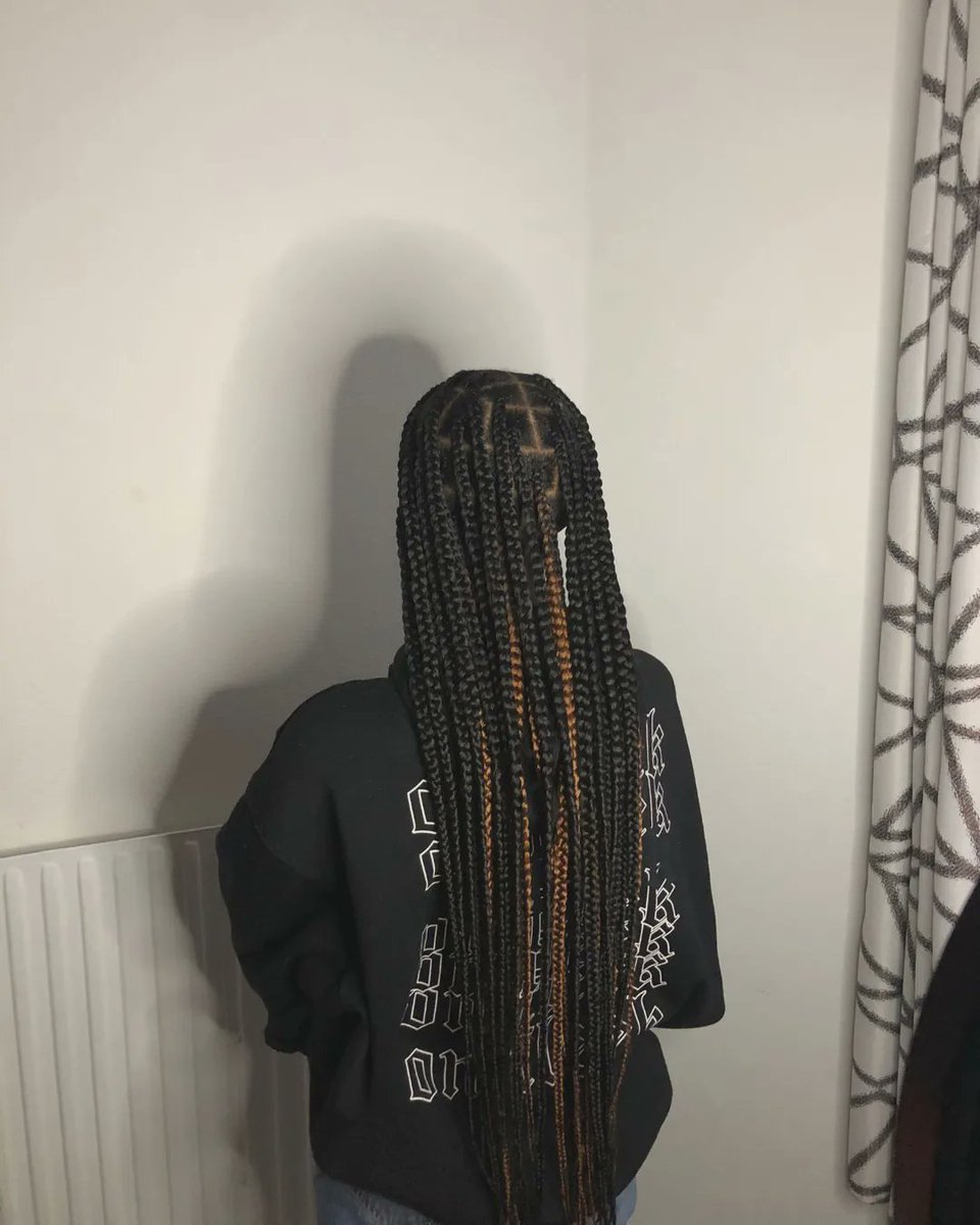 luuriaane's tweet image. Coucou Twitter, je viens faire ma petite promo. Je suis située dans le 77 (vers Melun). Si vous cherchez une coiffeuse, mes dispos sont sur le insta💖