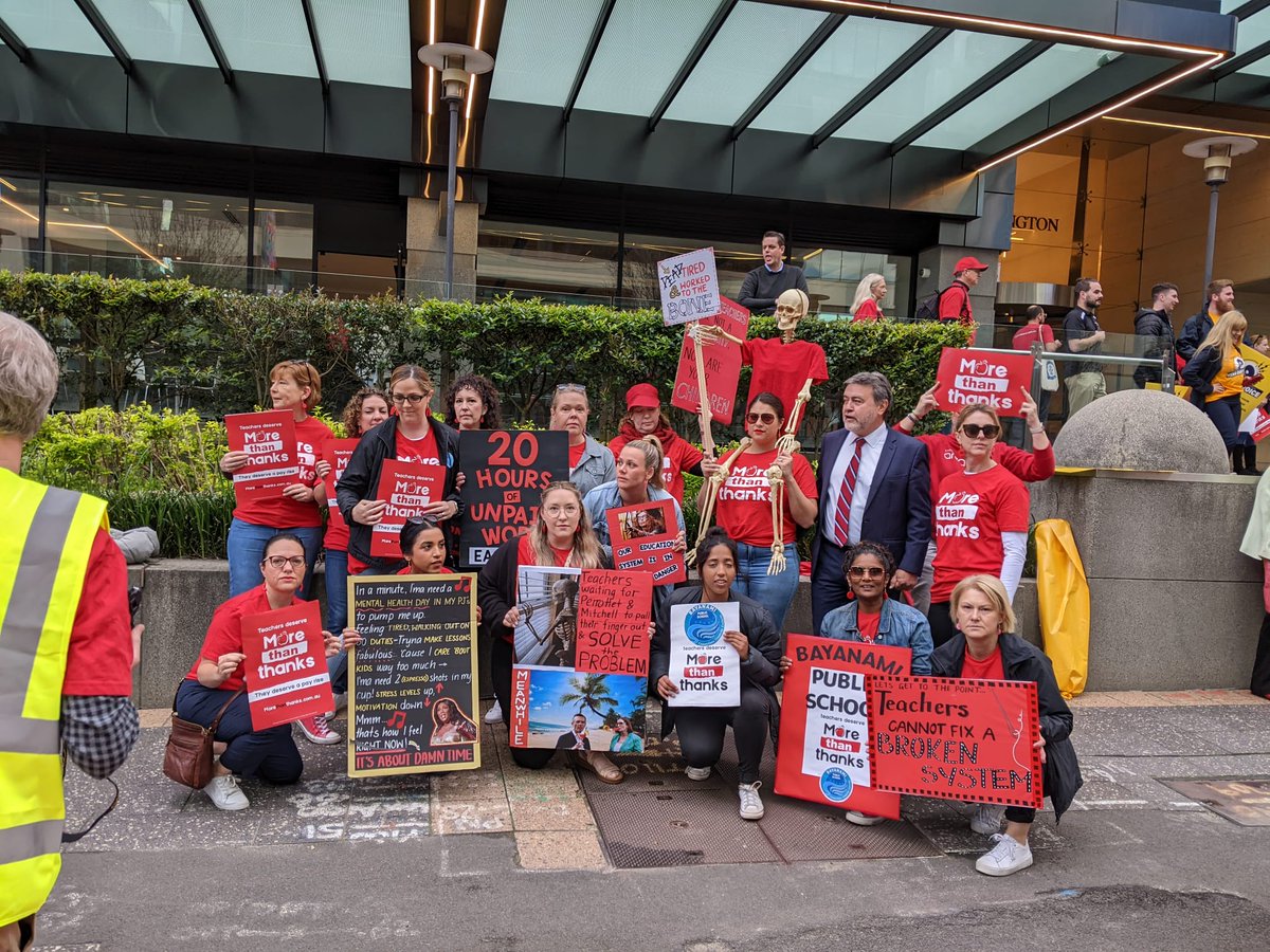 Julia Mallen tweet media