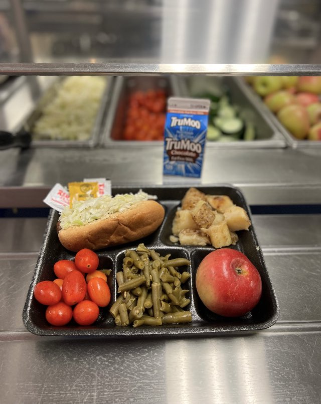 Happy NSLW! Today we celebrated with our German Heritage month menu which included:
🌭Frankfurter with pickled cabbage 
🥔Homemade German potato salad
🍎Choice of variety of fruits
🍅Choice of variety vegetables
🥛Low-fat milk choice

Photo credit: @Hasty_Huskies @EtowahHS 🤩