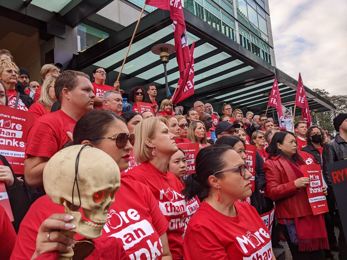 Julia Mallen tweet media