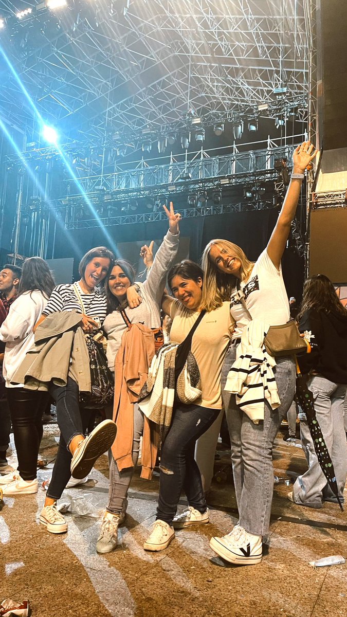 95Sari's tweet photo. Gracias @pabloalboran por hacernos vivir una de las experiencias más bonitas! Música, música y más música y más si es la tuya! ❤️ https://t.co/1538WxH7dF