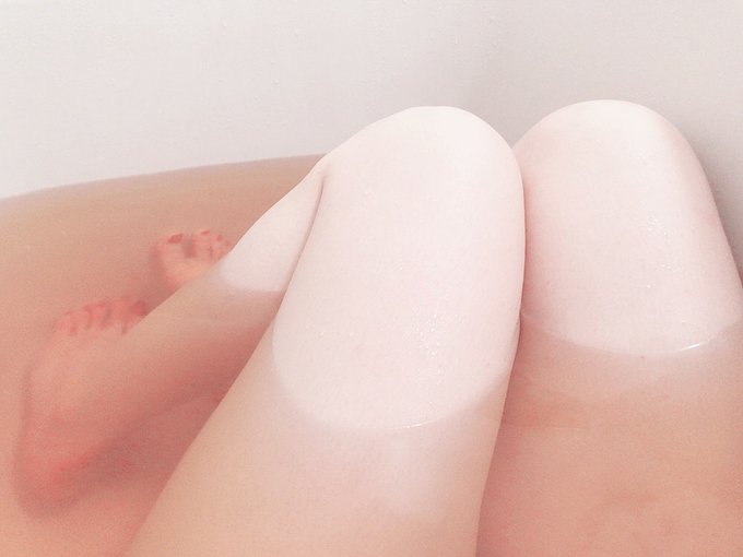 一緒に入る？🍑 https://t.co/oQbuQLg3n4<a href="/tag/%E3%82%AC%E3%83%BC%E3%82%B7%E3%83%BC"class="tags"><span>#ガーシー</span></a>