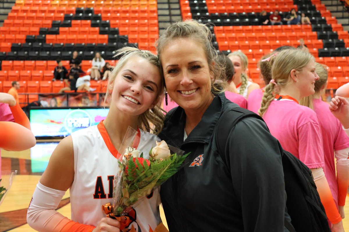 Ladycat Softball tweet media