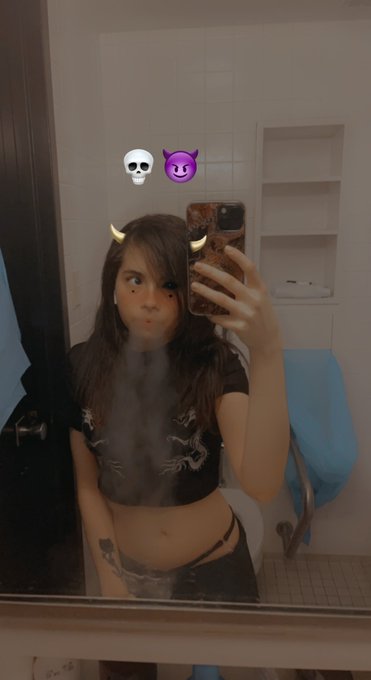 😈💀🥰 lil cute devil ❤️ https://t.co/jZMjslFbeC