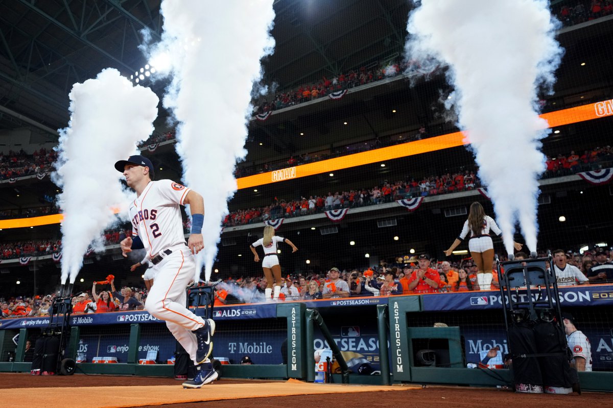 MLBNetwork's tweet photo. Alex Bregman cleared for takeoff!! 2-run HR makes this a 2-run game 👀

#LevelUp | #Postseason | @ABREG_1 https://t.co/At7E5mXT8h