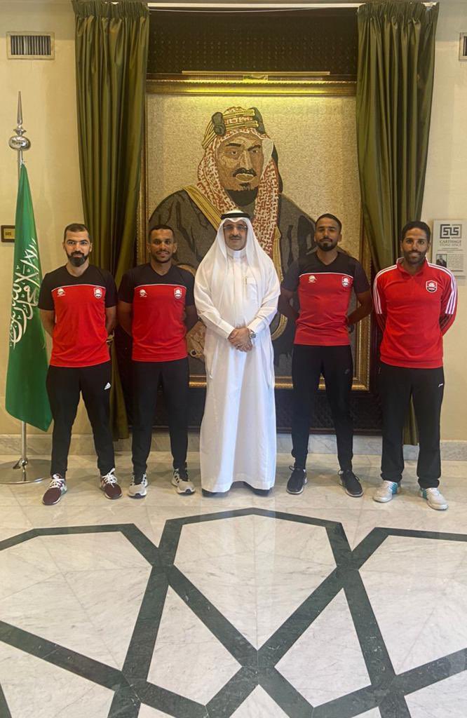 KSAembassyTN's tweet photo. استقبل السفير بمقر السفارة لاعبي نادي الرائد للدراجات الهوائية المشاركين في الطواف الدولي للصيدلية المركزية بتونس في نسخته التاسعة بدعم الاتحاد الدولي للّعبة. https://t.co/SWseBwxDwi