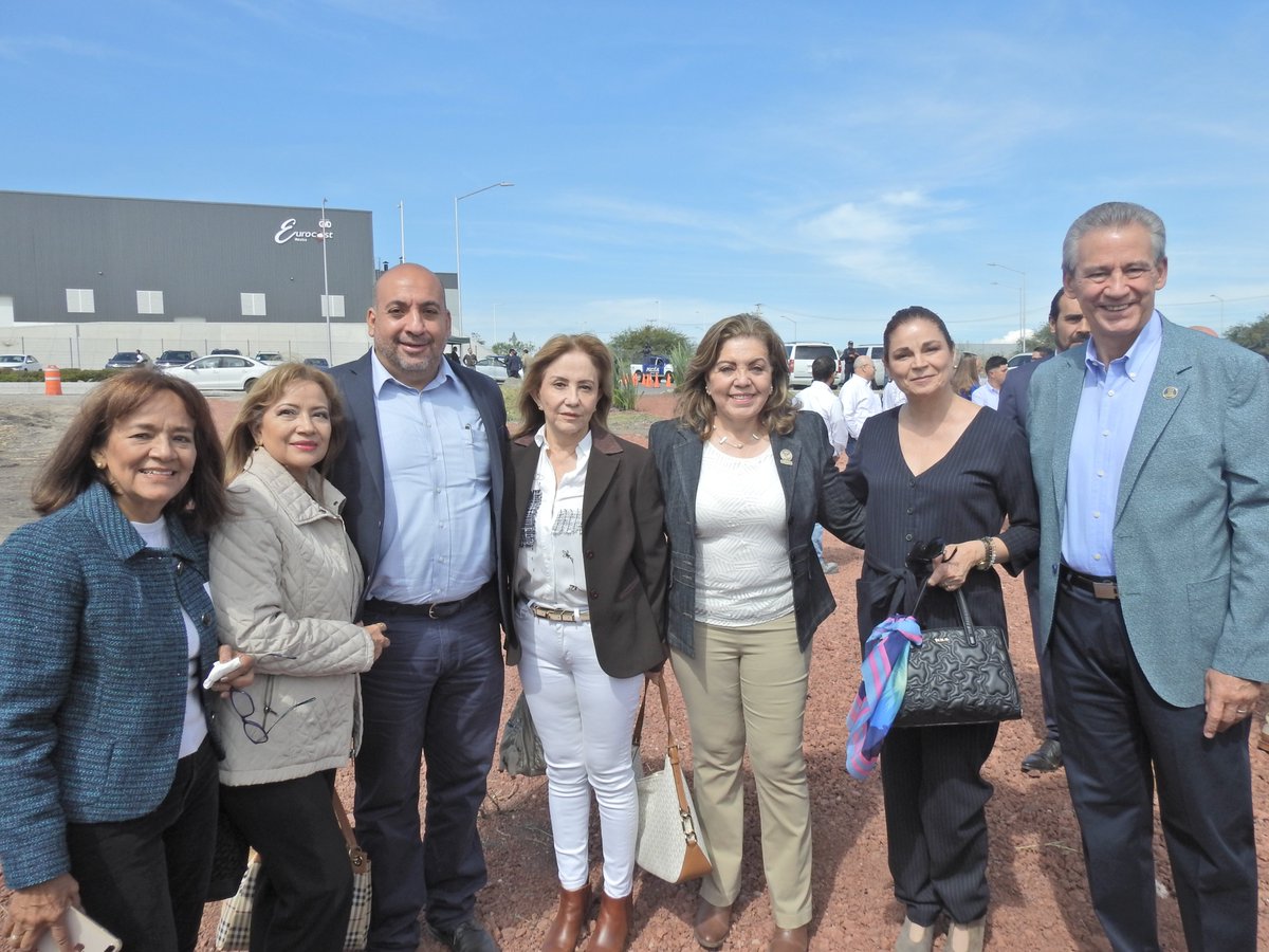 PuertoInterior's tweet photo. El DATACENTER de #LAYER9 coloca a Guanajuato como el epicentro en el mapa de la administración de datos en Latinoamérica y que funcionará con energías renovables. (2/3) https://t.co/8XsMXLln6i