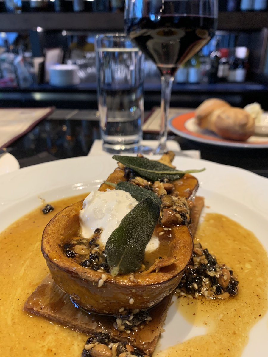 Cote Du Rhône and Honeynut squash. What a treat. #obelixchi