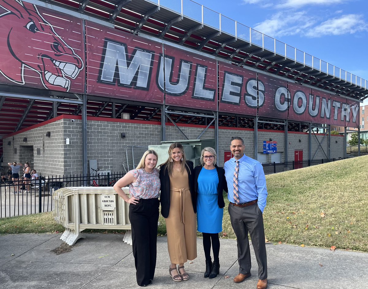 BSSD_HR's tweet photo. A team of BSSD admin went searching for future teachers today at UCM.  Lots of smiling faces and people ready to make a difference in our world! https://t.co/HER8WkzYeT