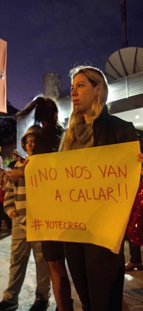 madeinparaguay's tweet photo. @PeriodistasPy movilización en solidaridad a la periodista Angie Prieto despedida de manera irregular.

Periodistas y sindicatos de trabajadores exigen la fiscalización del grupo Albavisión ante denuncias de acoso sexual y laboral, persecución y despidos irregulares.

#MadeInPy https://t.co/EmCNjkJfwJ