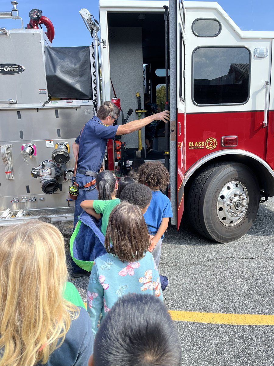 Such a busy day! Pep rally and fire safety all in one day. The kids LOVED it all💚 we were determined to get it done in one day😉 <a href="/OGESeagles/">Oak Grove Elementary School</a> <a href="/OGSTEAM_Kinder/">Kinder Oak Grove STEAM Academy</a>