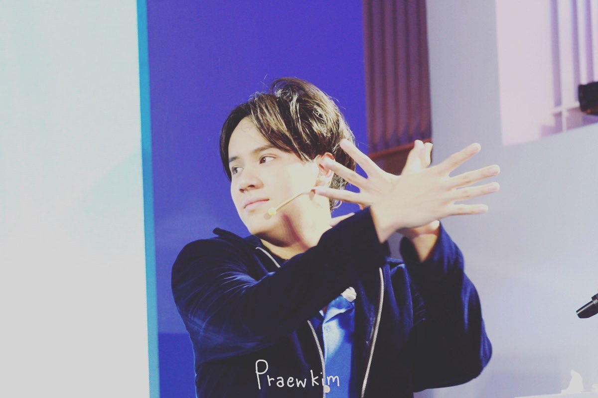 OhmNanonStory's tweet photo. Una fotito de Nanon en el evento de Nivea😍. Incluso serio es muy tierno 🥹. #NIVEAxONJS #ohmpawat #mynameisnanon #nanon_korapat #OhmNanon #OhmNanonStory
Cr: Pwxbbh https://t.co/gFuuBzIiRQ