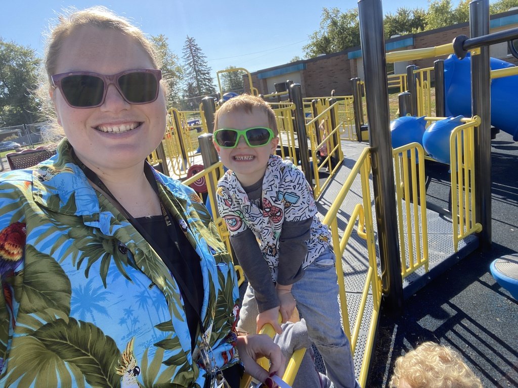 awoodruffCPS's tweet photo. Sunglasses and Beach Day!
(Mrs. Gagnon and Mrs. Amrstrong) https://t.co/FN2REGQoCZ