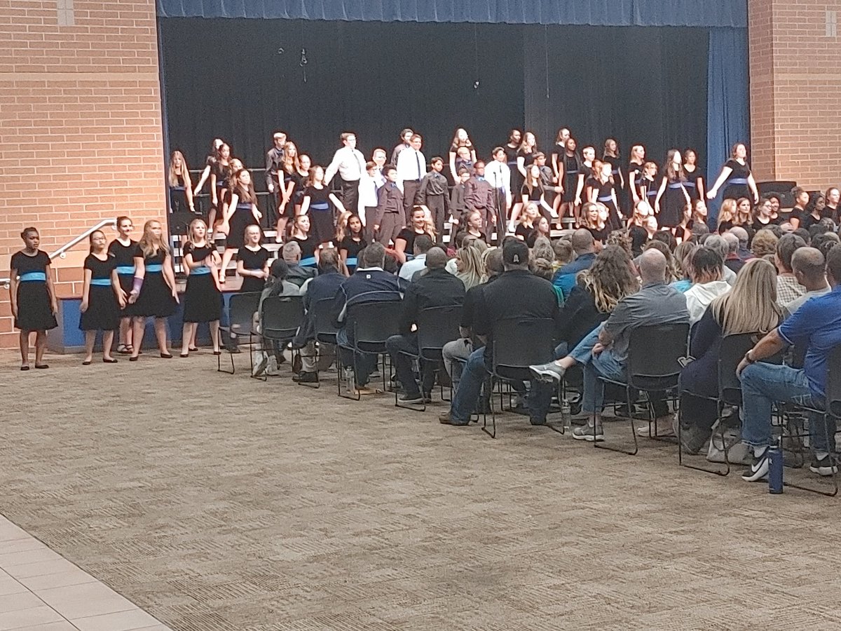 Curtains opened and the HIJH Fall Choir concert is underway! #Pantherproud
