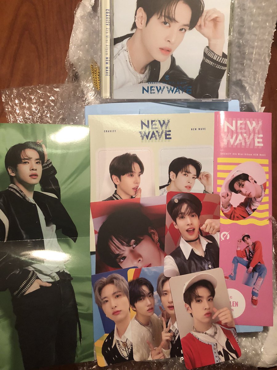 SkzSlinky's tweet photo. OMG Iβm so happy that my cravity albums arrived today! So happy with my pulls for this fantastic album! Thank you so much @SPTrades8 for hosting this go and for the magnet of their win π₯°π₯°π₯°β€οΈβ€οΈβ€οΈβ€οΈβ€οΈ #SPGOProofs #cravity #NEWWAVE #cravitycomeback https://t.co/rcihLm2Eae