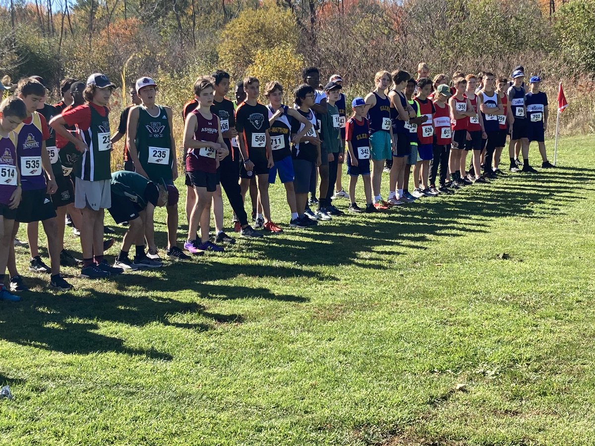 dave_harju's tweet photo. A great day of racing at the Rebelles Invitational XC meet at the Hornet’s Nest by St Matthew athletes! Truly inspirational!!@CapoOttawa @StMatthewOCSB https://t.co/dYj3ddtBFL