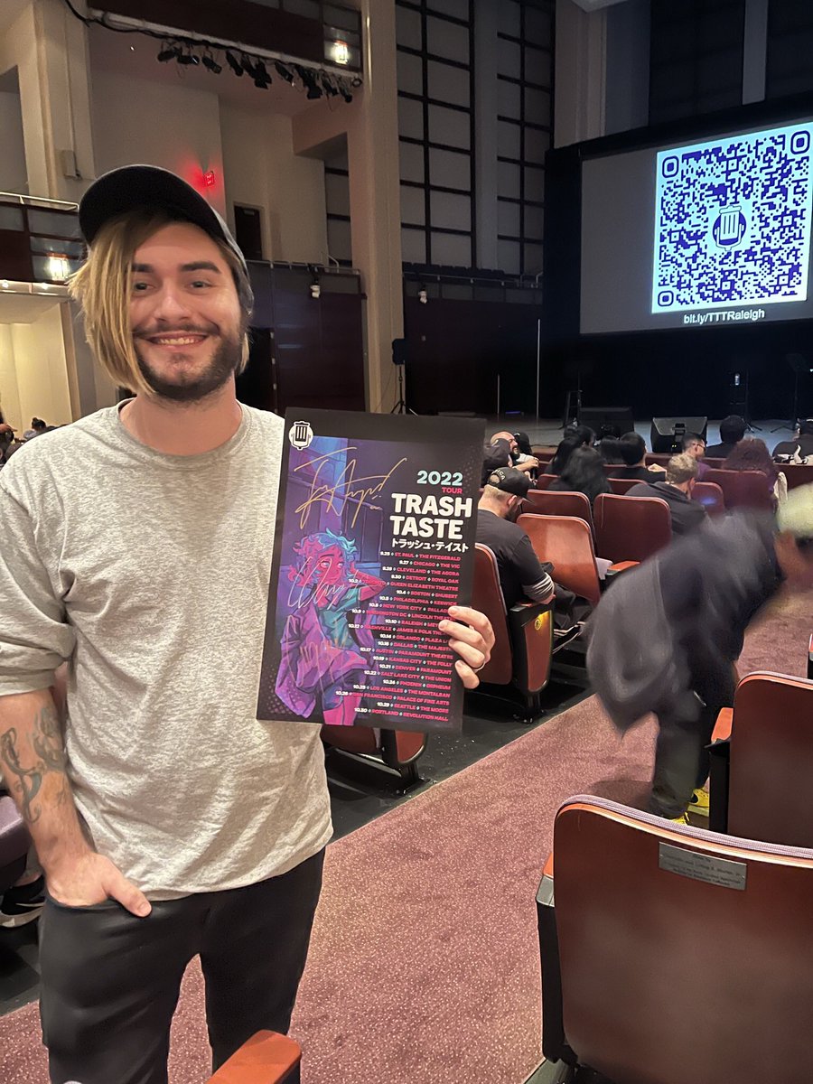 SolFromSolShow's tweet photo. Saw the boys live @TrashTastePod #trashtastepodcast https://t.co/z2GjNXGAQJ