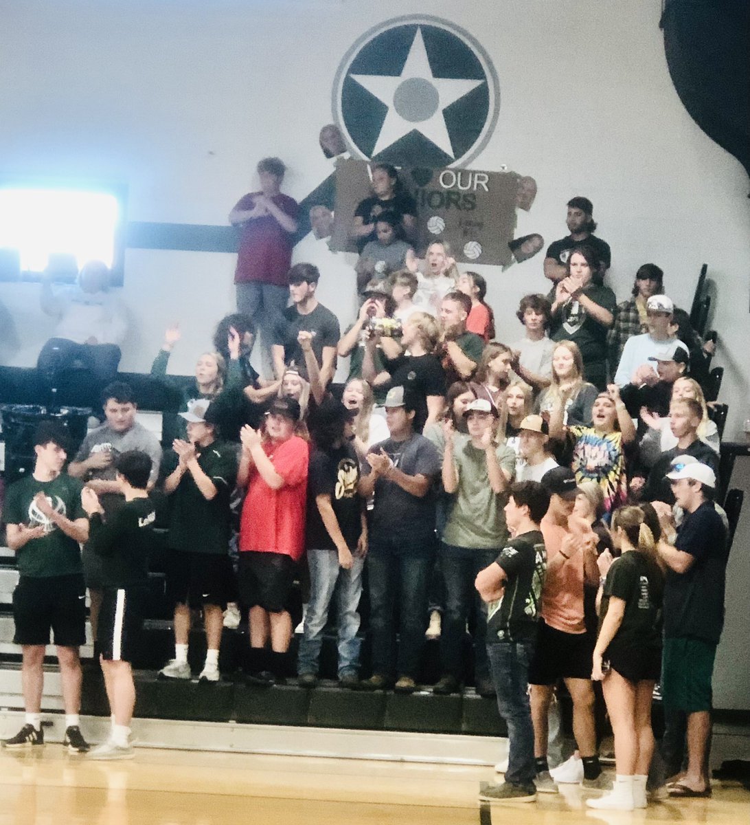 NobleLocal_SD's tweet photo. Zeps sweep Buckeye Trail 25-7, 25-19, 25-18 to advance to OVAC Class 3A Championship on Saturday! 💥🏐💥 SHS is now 20-1! https://t.co/2Pt83N6gX9