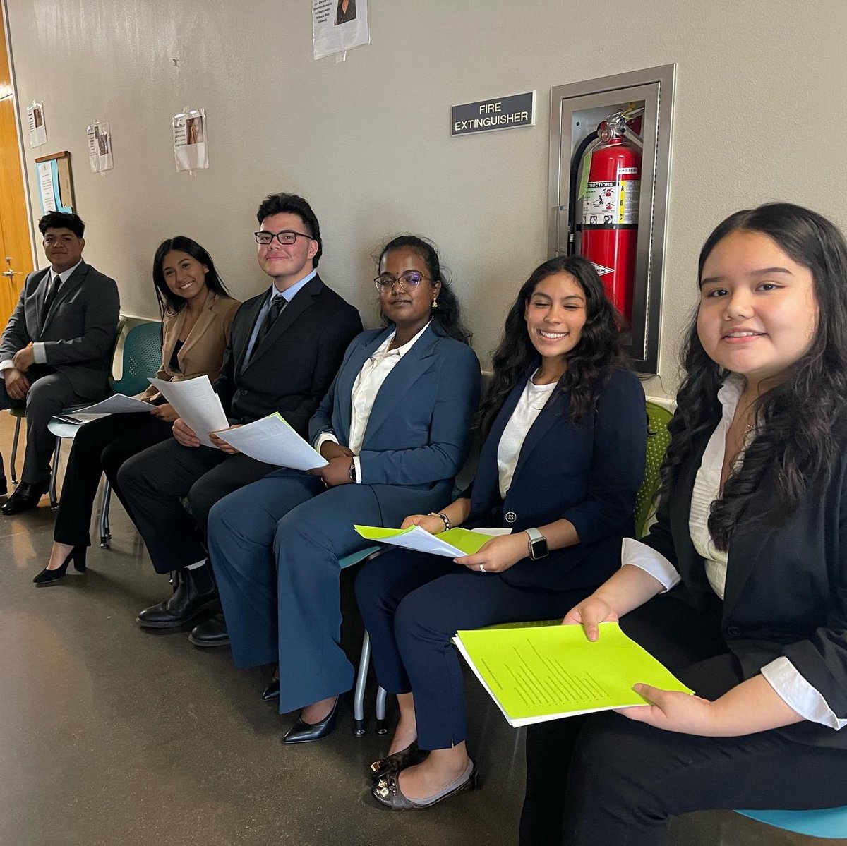 FWISD_CTE's tweet photo. The interview is the most important part of the hiring process. Our 2022-23 Mock Interview series began today at @mcchsfw with assistance from our #VitalLink partners at  @bankofamerica, @crsmithmuseum, @TCCollege and @FortWorthISD!
#partnershipsmatter
#cteworks
#gspoc https://t.co/nOmWXZDIwB