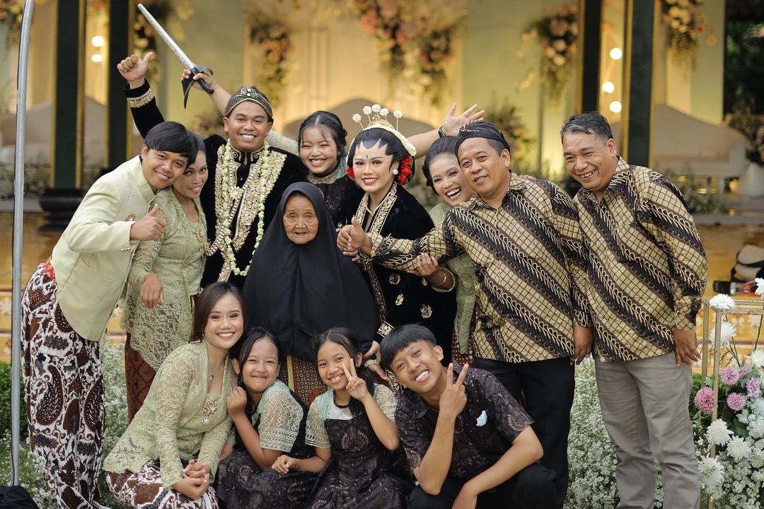 erfanjohn's tweet photo. Harta yang paling berharga adalah.... https://t.co/7kXIlYVeZM
