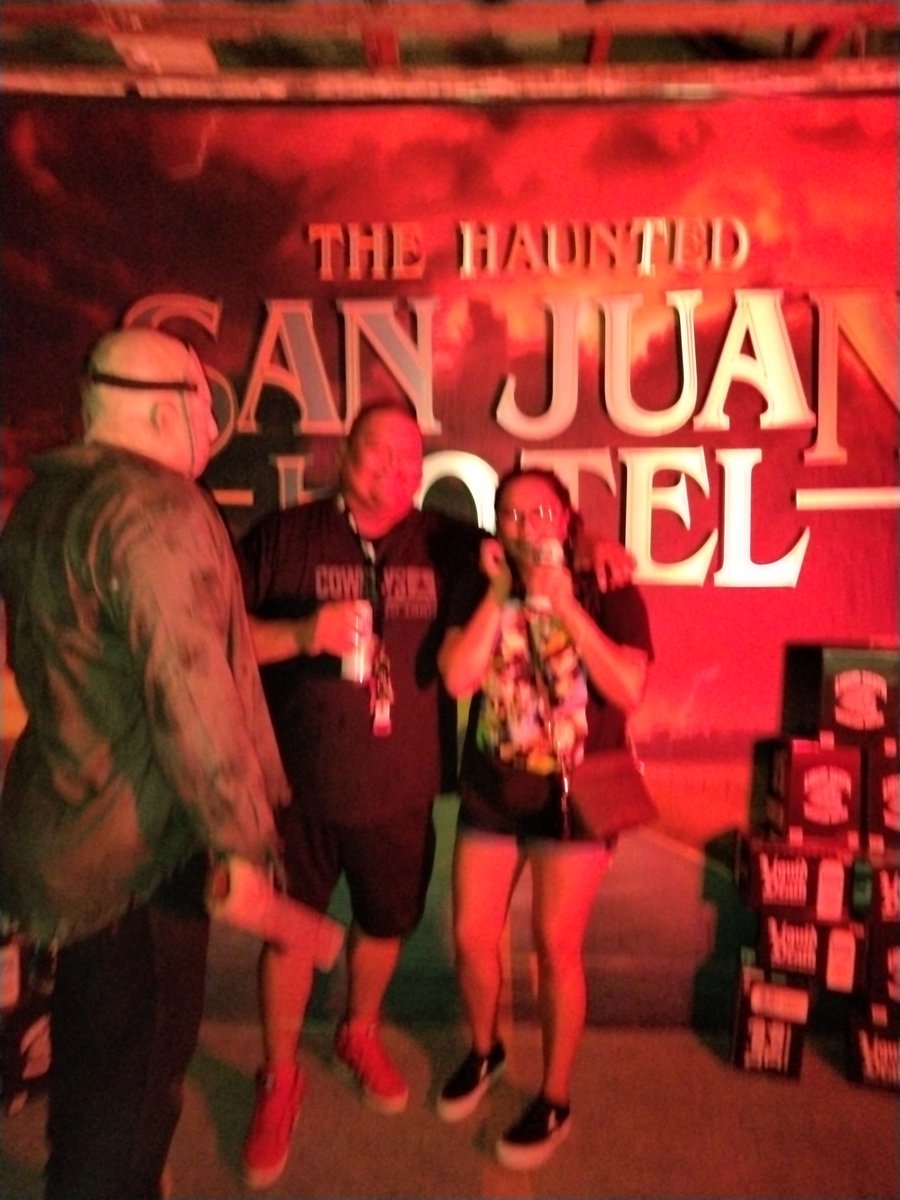 Jessicaa_47's tweet photo. At the end they gave us #deathwater. That place was scaryyy!! https://t.co/3rpd0gMhXa