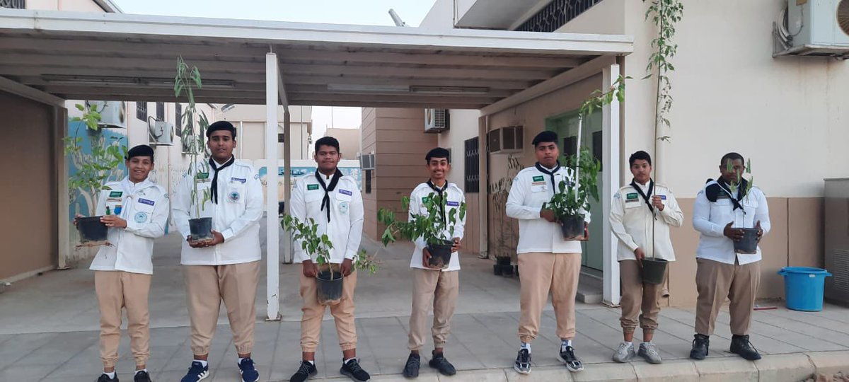 green_kharj's tweet photo. جانب من تشجير مركز التدريب الكشفي بالخرج يوم الثلاثاء الموافق ١٥/ ٣/ ١٤٤٤هـ ونشكر الزملاء القائمين على هذه المبادرة أ.مبارك العرجاني و أ.عبدالله الرمثي وجميع المشاركين. https://t.co/SymQNh5XrZ