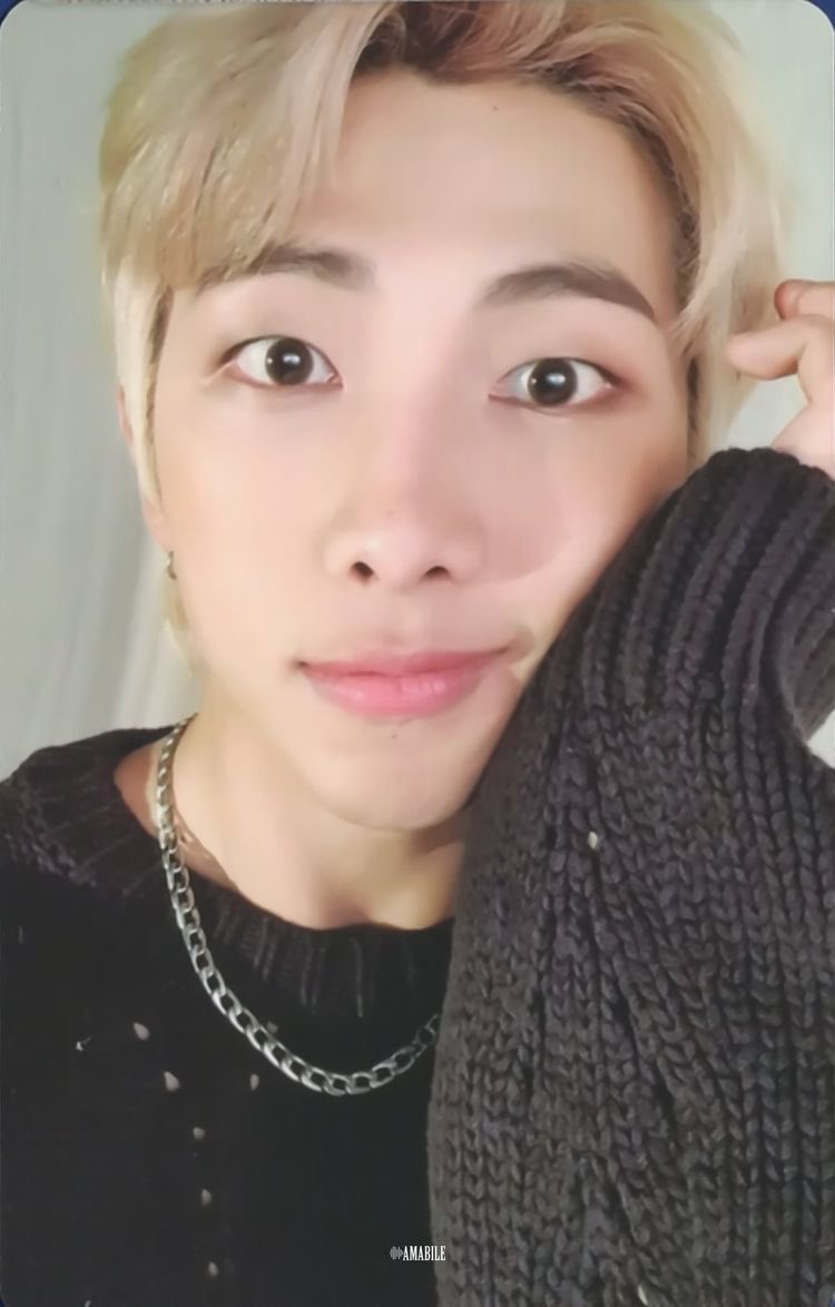 dailybtspcs's tweet photo. lost in middle of nowhere or joonie thoughts🏩🫰 https://t.co/Ah6UYBuN5l