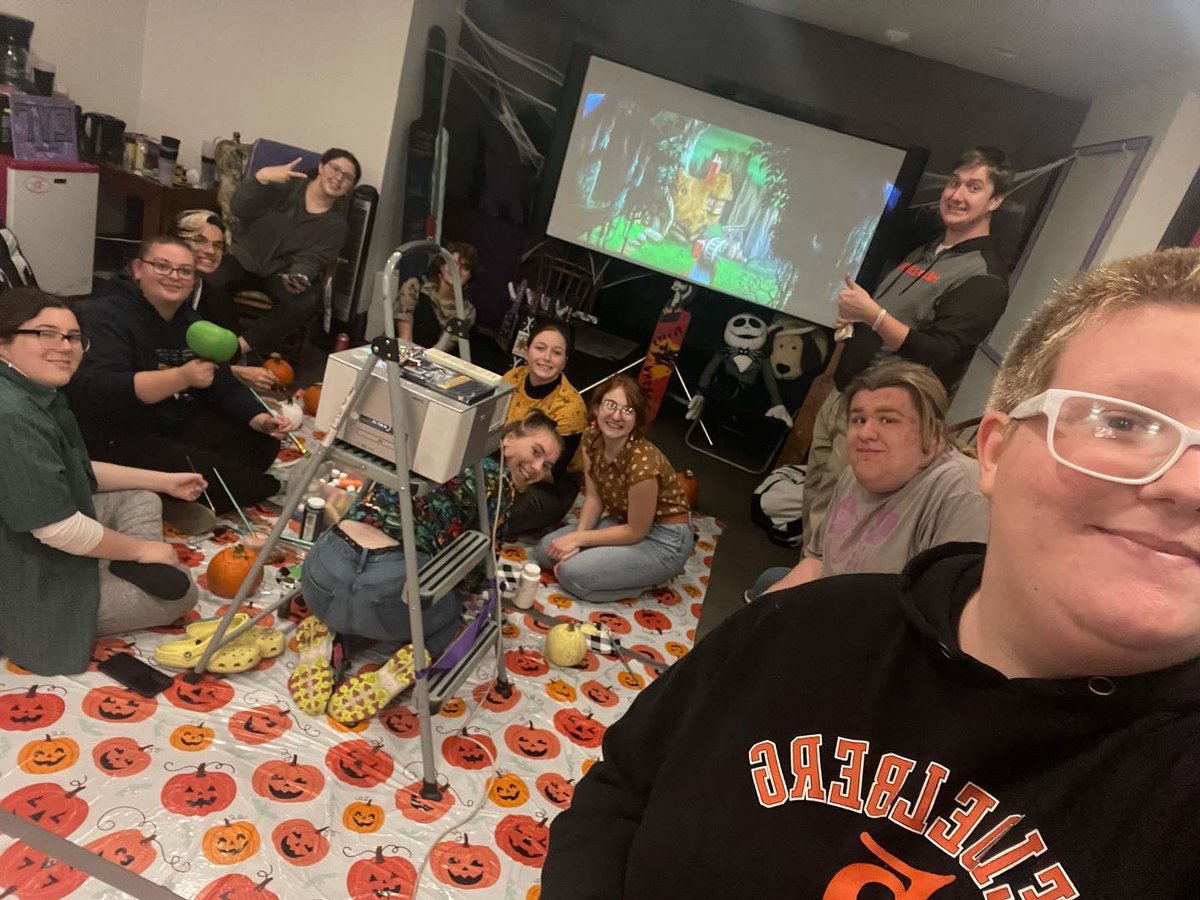 Eugs1913's tweet photo. The event was a huge success! Thank you all for coming out tonight! https://t.co/kdyYQRiTLw