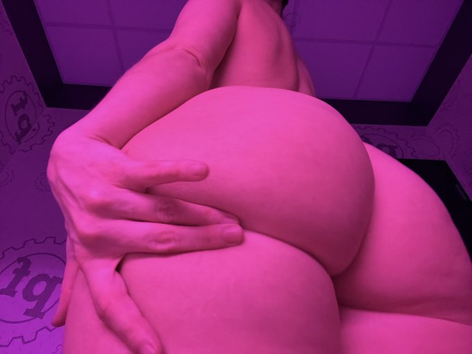 Don&rsquo;t you want to spread them? https://t.co/YPFUpS6kDK