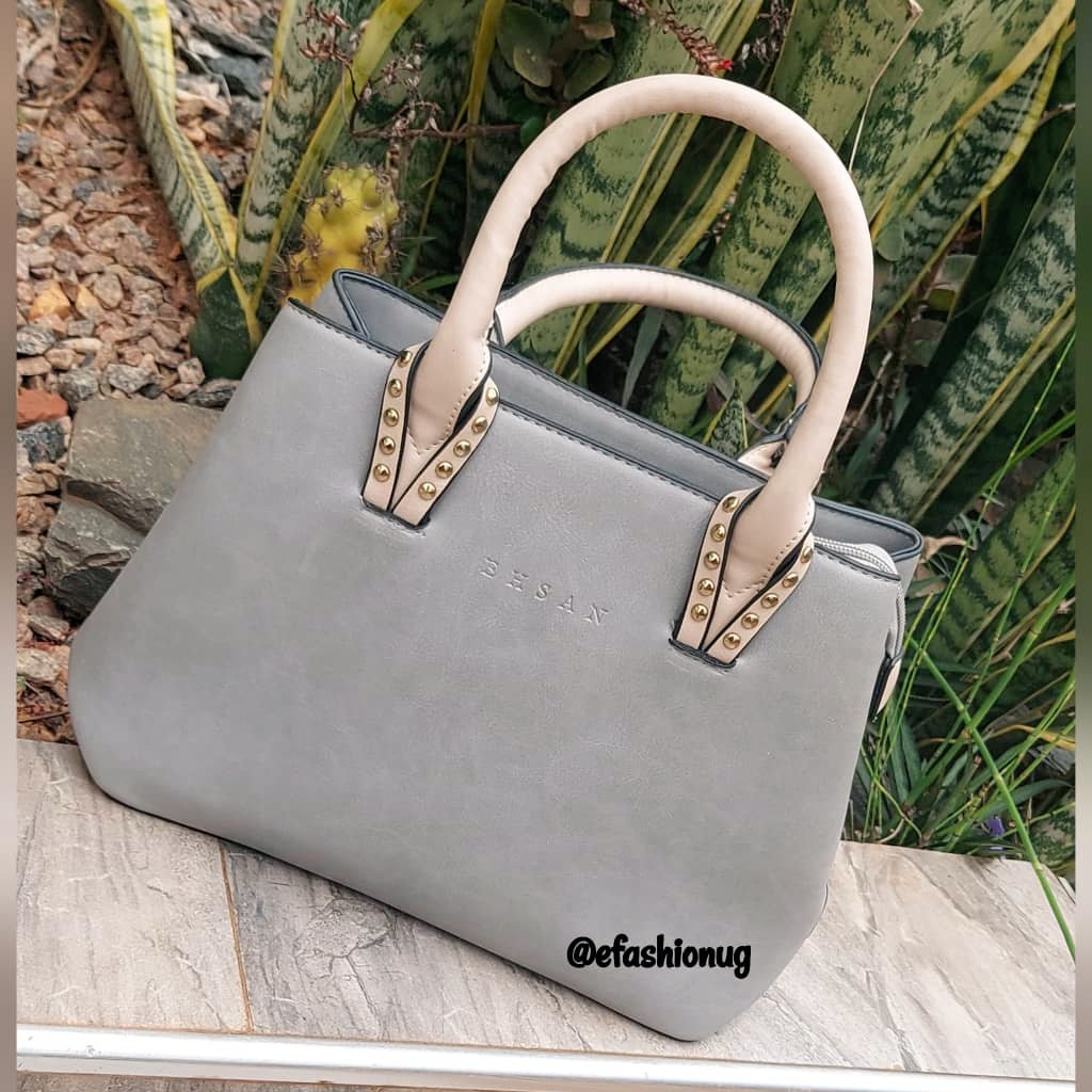 efashionug's tweet photo. Your new bag store wishes you a great Woman crush Wednesday ❤️ 
Reload your self love by wearing a Nice bag from @efashionug Shop with us 👌

Quote this tweet with your Woman crush Wednesday 😉😊 https://t.co/uY4JSe7Hoz