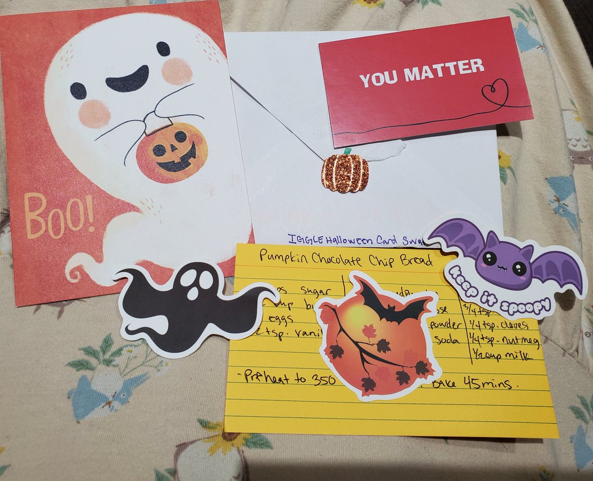 Kemeah520's tweet photo. #mailcall
@iggleswaps #halloween card
#snailmail #happymail #iggppc #penpal https://t.co/uLoB1hd6Hn