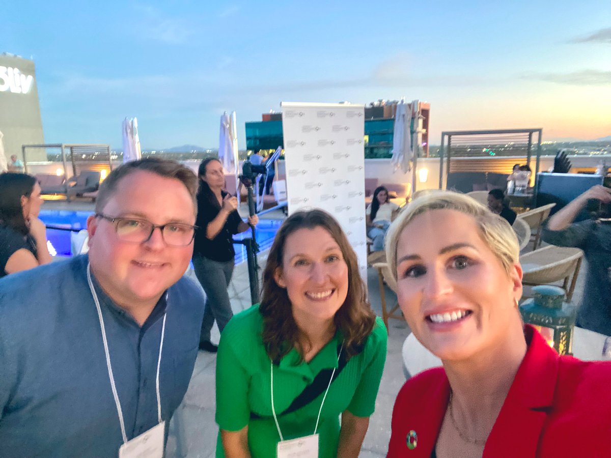 BBurnsEDU's tweet photo. Day 1 of #UIATogether2022 was an epic reminder of just how vibrant and valuable the @UIAinnovation community is ❤️
& special shout out to the central UIA team for creating experiences that consistently surprise & delight! @lolita_lofton @Santosinthecity @annapdrake ++ https://t.co/jGNJz0bFDB