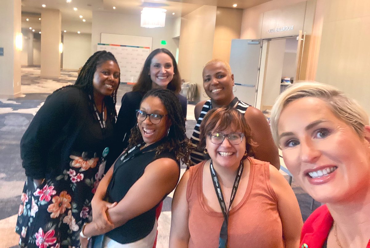 BBurnsEDU's tweet photo. Day 1 of #UIATogether2022 was an epic reminder of just how vibrant and valuable the @UIAinnovation community is ❤️
& special shout out to the central UIA team for creating experiences that consistently surprise & delight! @lolita_lofton @Santosinthecity @annapdrake ++ https://t.co/jGNJz0bFDB
