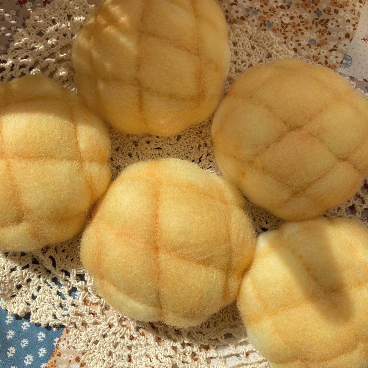 기분이 좋아서 여는 나눔 🍈🫧

#RT 팔로워 한정 두 분께
일본에서 건너온 양모 메론빵을 하나씩 보내드립니다!
말랑말랑, 폭신폭신✨ 보고 있으면 행복해지는 메론빵이에요🥹

10월 말에 추첨할게요💛