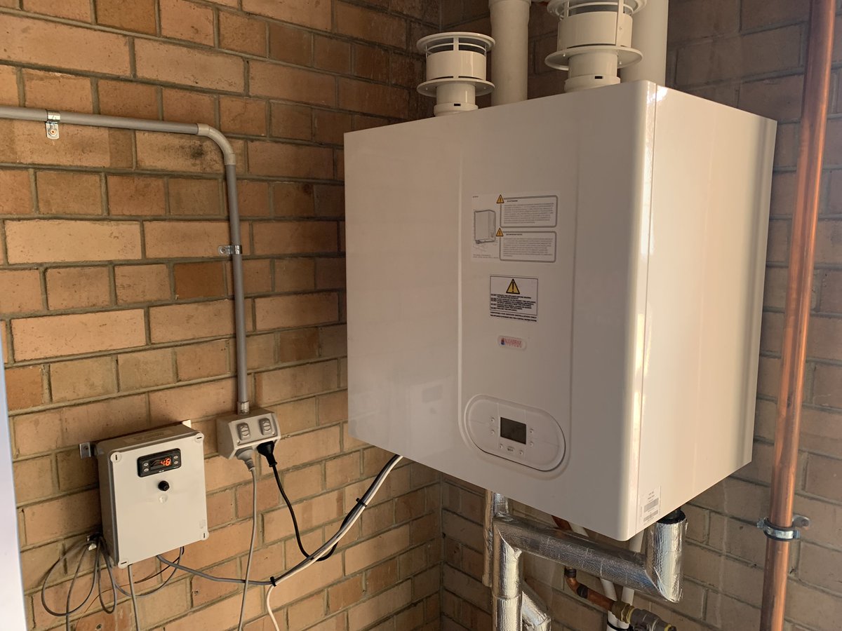 aleabrax's tweet photo. 1 x #Aleabrax GFX180 
1 x A1K100 condensing heater

PFR of 2.5L/sec @ 45°C serving approx 50 beds in an aged care facility.

Thermostatically controlled warm water eliminating the need for TMV's at point of use. 

#AustralianManufacturing #AustralianMade #CommercialHotwater https://t.co/AQshKuHViD