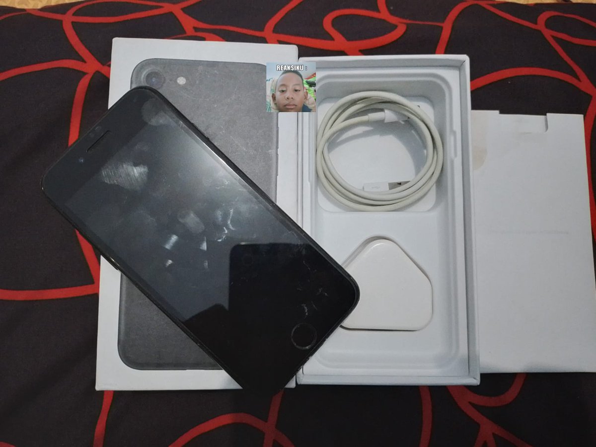 tikuswuhan's tweet photo. wts ip 7 128gb
desc di gambar, more info dm🥰
(bantu anak kost ini untuk memiliki uang makan)😭🙏 

#iphonesolo #iphonemurah #hpmurah https://t.co/MOmNkfML1M