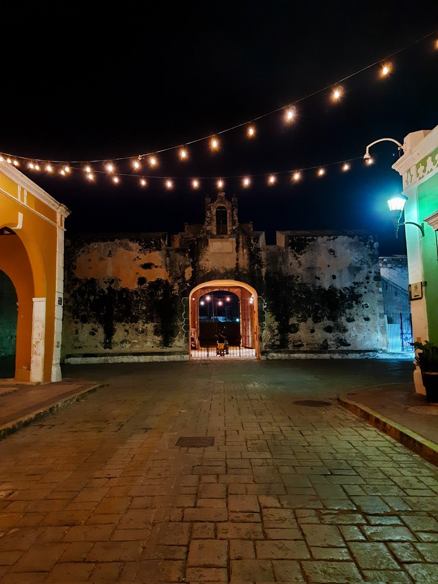 Postales nocturnas de #Campeche.🌙✨️

#CampecheTeEspera #CampechePuroAmor #postalesmagicas #photoofthenight