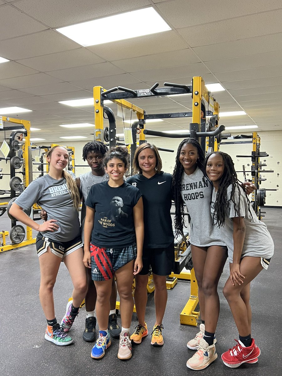 BballBrennan's tweet photo. Last senior After-school Open gym! I’m not crying you are 😭#seniorszn https://t.co/ZAc8AdXiMK