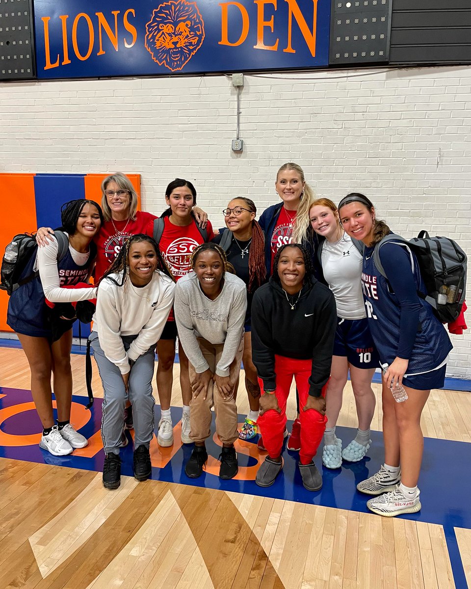 Scrimmage tonight at Langston University and a surprise visit from some of our favorite alumni! #BAB 💙❤️ <a href="/SierraGordon22/">$</a> <a href="/AmayaArie/">amaya🪷</a> <a href="/2rayosborn/">Ray🤪</a>