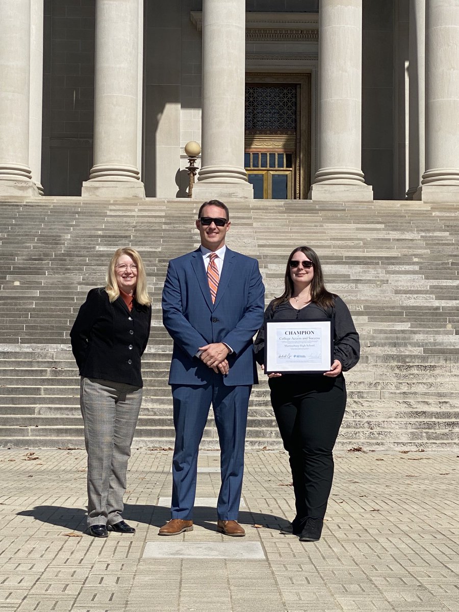 TrentMSherman's tweet photo. Great day today getting recognized by ⁦@CFWV⁩ for being a Champion of College Access &amp; Success School #nobulljustdogs https://t.co/L6RqYDSb5P