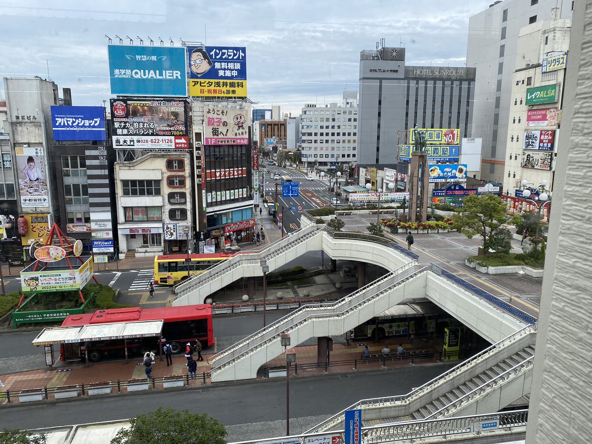 いちご一会とちぎ国体の宣伝だ(白目)
国体は昨日終わった

漫画栃木県の極みの中で描いたプロビデンスの目みたいなやつって、多分この宣伝のやつが一時期宇都宮美術館だったから描いたやつだと思う(白目)
https://t.co/QVn12paDgo 