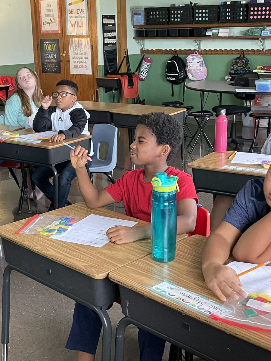 emilhollin's tweet photo. 3 Act Task in 3rd grade today! Their reaction for the “reveal” was so awesome! @gfletchy @HBrondel #JCMathChampions #thorpegordon https://t.co/h7DI5JW4sB
