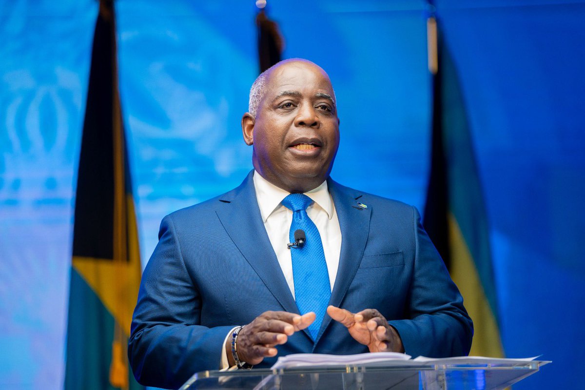 PressSecWatson's tweet photo. After one year in office PM Davis delivers his first national address to the Bahamian people outlining accomplishments, new announcements and solutions to issues facing the country. https://t.co/ntr6WLLIQ3