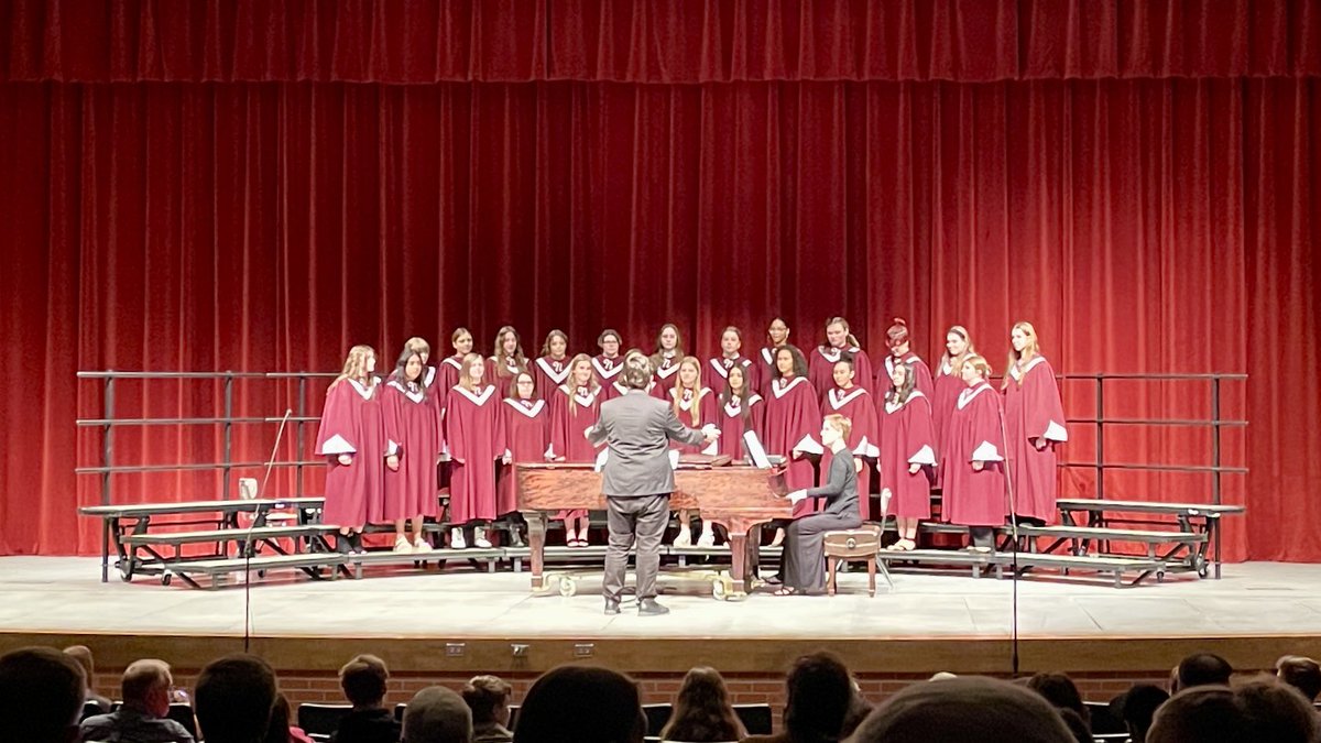 dr_ippensen's tweet photo. Wonderful performances by the #npspanthers who are part of our @norfolkchoir! They were great! https://t.co/c52d1ViKIA