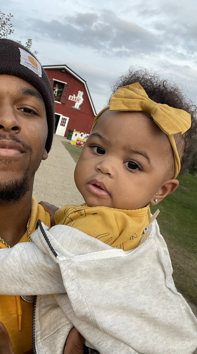 100Yrs_Jt's tweet photo. Jai Rae 💛🐝 https://t.co/5zVJiHoIvl