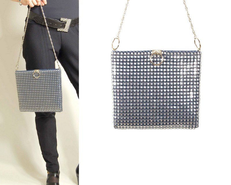 noveltyvint's tweet photo. Vintage 90s Silver Rectangular Mesh Pixel Poche Clutch Bag #metalclutch #meshtote https://t.co/MfAD0rA3fU
#goth #metallicpoche #pixelbag https://t.co/dGPjv92Ryu