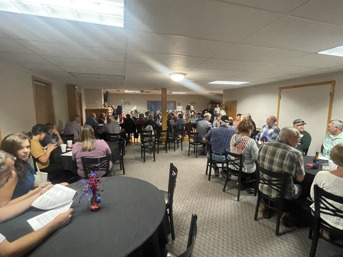 bradley_pitman's tweet image. Lots of energy tonight in Saunders County to #LeadRight