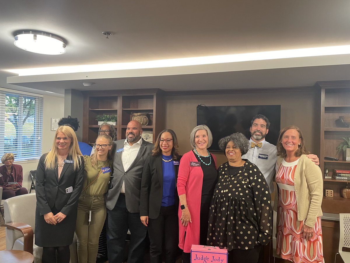 28 days out and the campaign trail marches on! First stop of the day was lunch at Taft Stettinius &amp; Hollister. Then we were off to a meet n greet in Roselawn this evening. Thanks to Aaron Herzig and Ms. Carol for hosting!